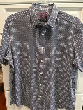UNTUCKit Navy Geometric Short-Sleeve Button-Down Shirt